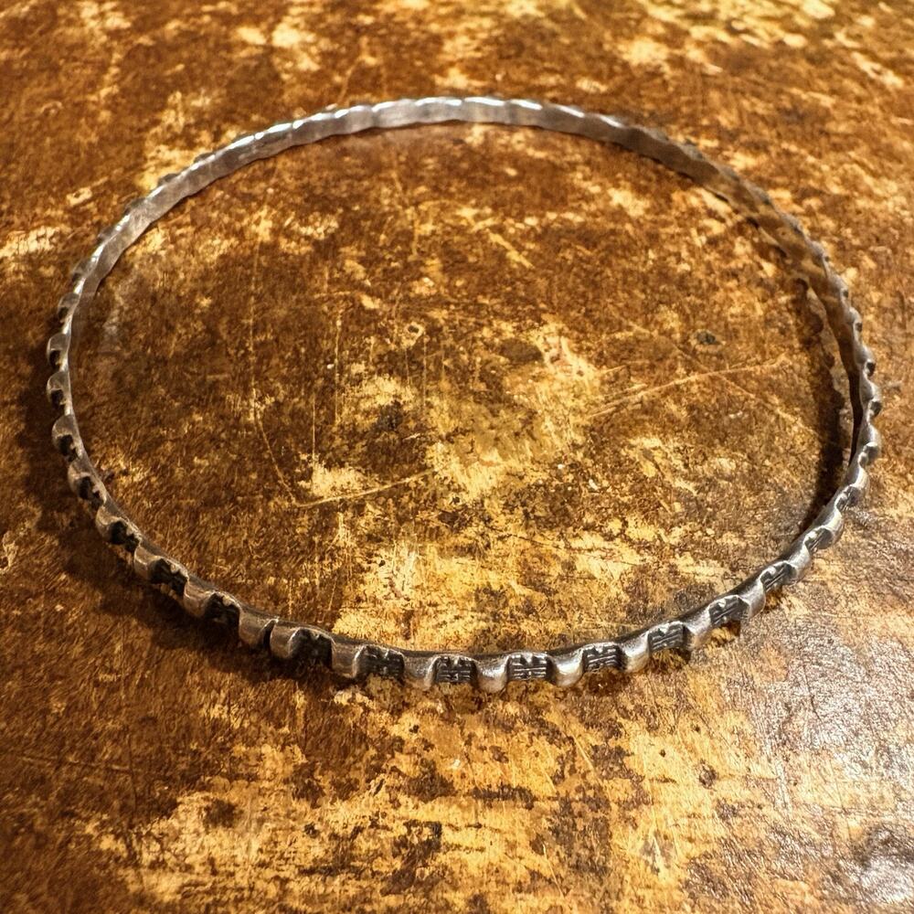 Sterling Silver Decorative Pattern Bangle Bracelet Vintage - Picture 4 of 8